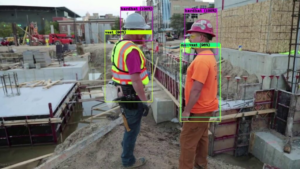 immagine che mostra l'AI che individua i dispositivi di protezione individuale